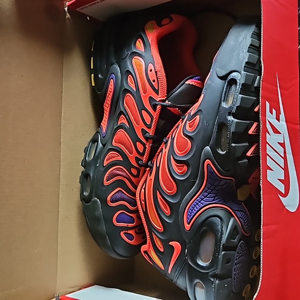 Men 7.5, Nike Air Max Plus Drift, Black/Field Purple/Laser Orange/Bright Crimson - Picture 1 of 4